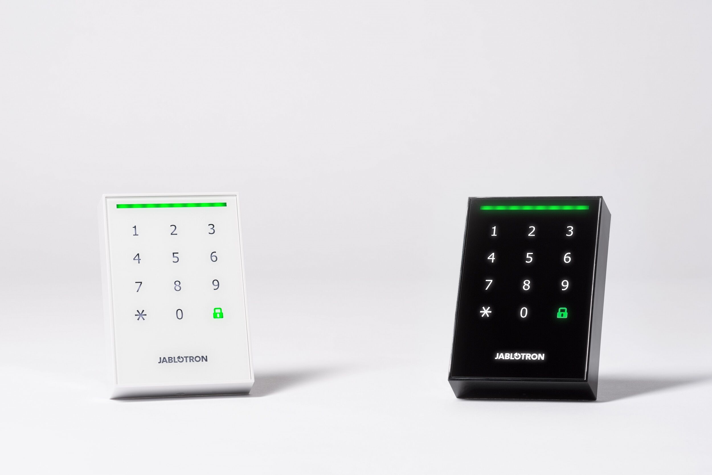 JA-121E-BK Bus-Außentastatur mit RFID/NFC-Leser - schwarz